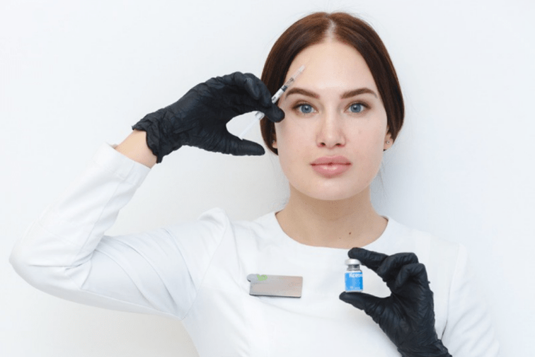 kosmetologia iniekcyjna do odmładzania twarzy