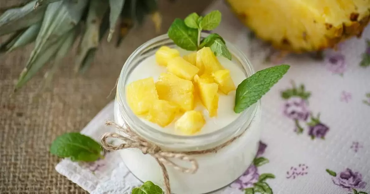 jogurt i ananas dla odmłodzenia skóry